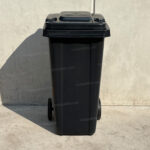 Bote de Basura 240 Lts. / 65 Galones color Negro - Imagen 7